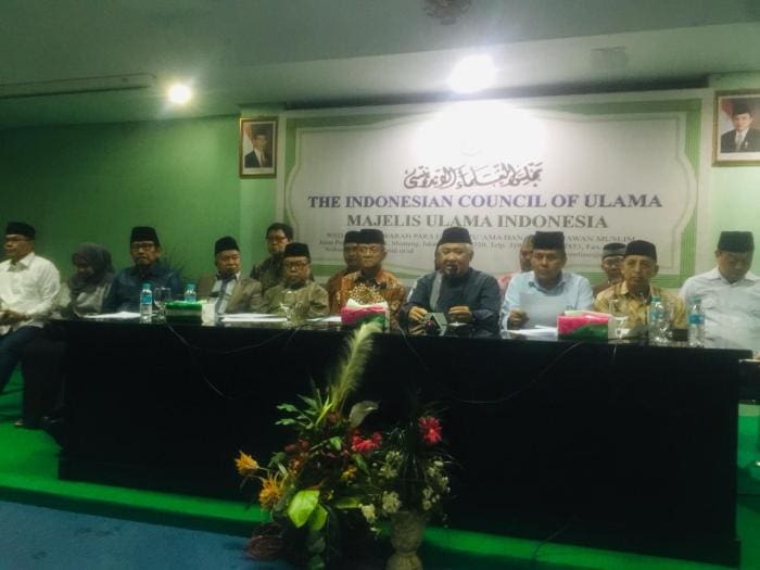 MUI Yakin Perempuan Pembawa Anjing Masuk ke dalam Masjid Tidak Waras 1 MUI gelar pertemuan pasca pelpres. Foto: Rhio/ islampos