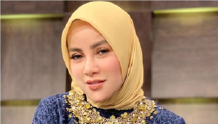 Ikut Langkah sang Adik, Olla Ramlan Mantap Berhijab 1 Olla Ramlan
