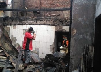 Polisi belum bisa ketahui penyebab kebakaran yang menewaskan 2 lansia. Foto: Saifal/Islampos