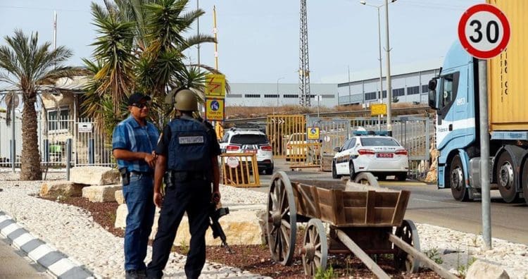 Mayoritas Milenial Palestina dan Israel Yakini Konflik Palestina-Israel Tak akan Berakhir 1 Ribuan warga Palestina keracunan air limbah. Foto: PIC