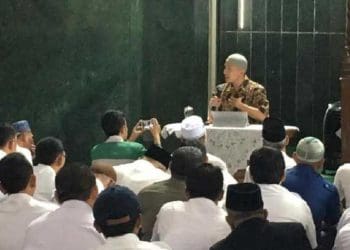 Ustaz Felix Siauw ceramah di Balai Kota DKI. Foto: Detik
