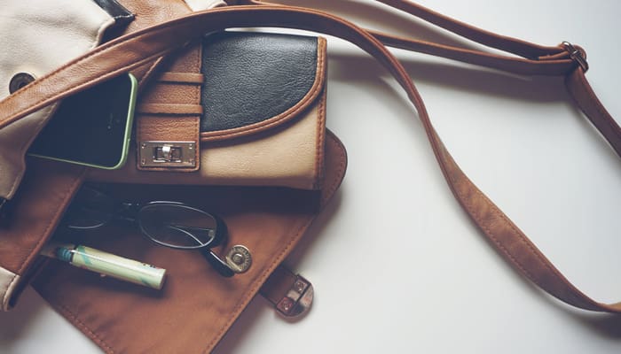 Eril dan Isi Tasnya 4 tas