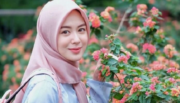 Muslimah, Begini Potret Ayana Moon untuk Inspirasi Busana Pastel 1 ilustrasi.foto: wowcantiknya
