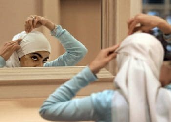 Trik perawatan kecantikan tips praktis agar hijab mudah dibentuk
