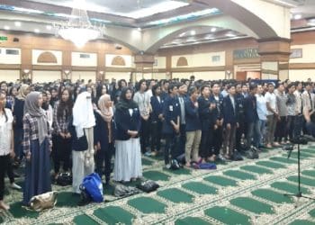 Doa bersama mahasiswa UAI. Foto: Istimewa (Rhio/Islampos)