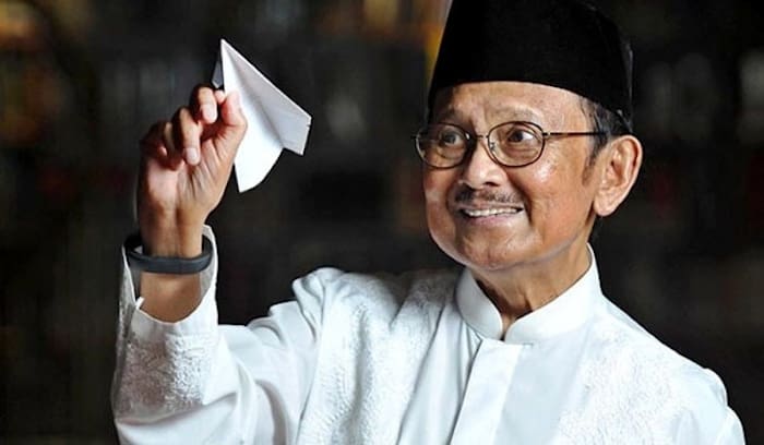 Beredar Kabar BJ Habibie Wafat, Ini Kata Asisten Pribadi 1 BJ Habibie. Foto: Fajar