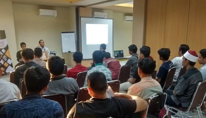 Kisah Haru Sarjana: Berjuang Hidup dengan Menulis 3 menulis