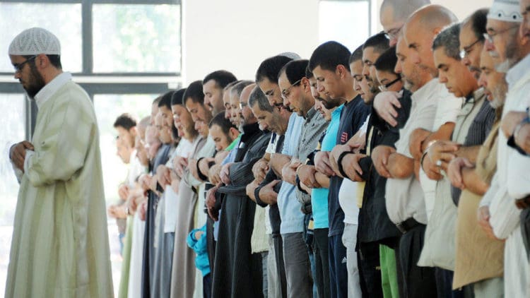 Embun Hidayah Shubuh 1 Memanjangkan Surat dalam Shalat, Keutamaan Surat Al-Fatihah dalam Shalat, Hidayah Shubuh, Shalat Berjamaah, Makna Rukun Iman