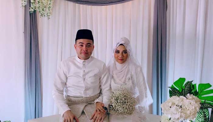 Kenalan di Kelab Malam, Pasutri Ini Insaf dan Belajar Ngaji Bareng 1 Foto: dok. Twitter @ninietang143