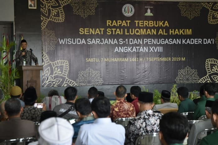 Ini Pesan Ketum DPP Hidayatullah Kepada Wisudawan STAI Luqman al-Hakim 1 Wisuda STAI Luqman al-Hakim. Foto: Rhio/Islampos