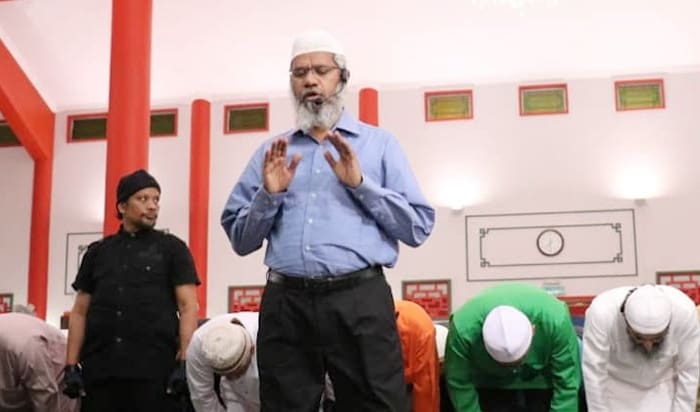 Dituding Terlibat Kelompok Ekstremis Sri Lanka, Zakir Naik Polisikan Politisi Malaysia 1 Dr Zakir Naik jadi pengisi acara di Masjid Cina Melaka, Malaysia. Foto; Freemalaysiatoday