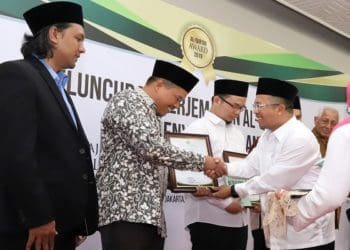 Penerima Alquran Award. Foto: Istimewa (Rhio/Islampos)