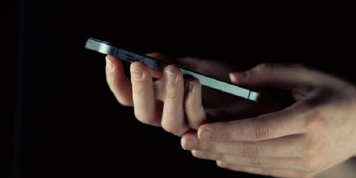 Keterlaluan, Orangtua 'Todongkan' Pistol ke Kepsek Gara-gara HP Anaknya Disita 1 Ilustrasi. Foto: Teknologi Inilah