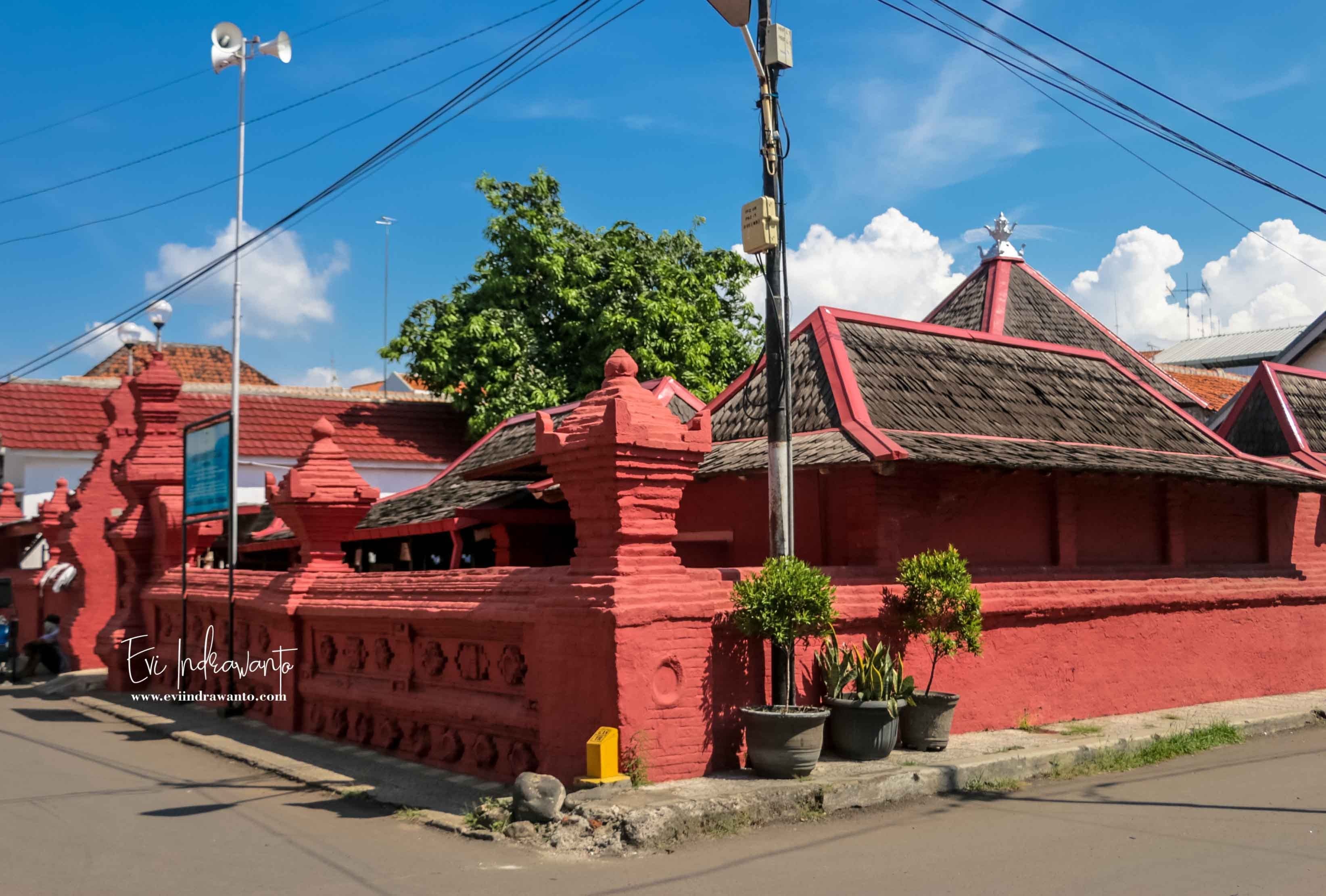 3 Masjid Unik Berwarna Merah 3 Masjid Panjunan