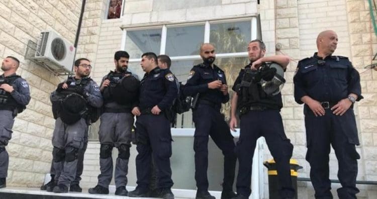 Polisi Israel serbu rumah sakit di Al Quds. Foto: PIC
