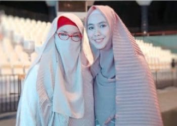 Oki Setiana Dewi dan Irna Mutiara. Foto: Instagram Oki Setiana Dewi