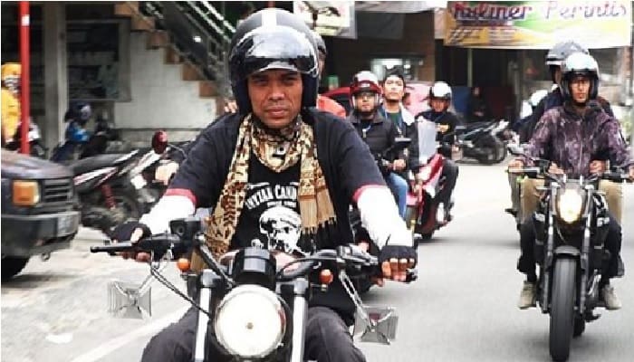 Sisi Lain UAS: Suka Touring Naik Motor pakai 5 Filosofi Ini 1 Ustaz Abdul Somad ketika touring. Foto: Instagram Ustaz Abdul Somad