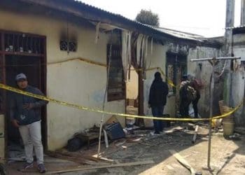 Rumah kontrakan terbakar di Gang Sayur. Foto: Merdeka