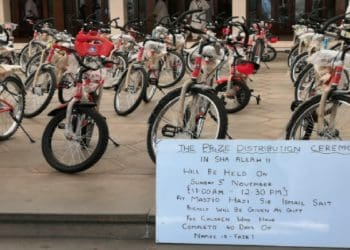Hadiah sepeda dari komite Masjid Bangalore,India. Foto: theislamicinformation