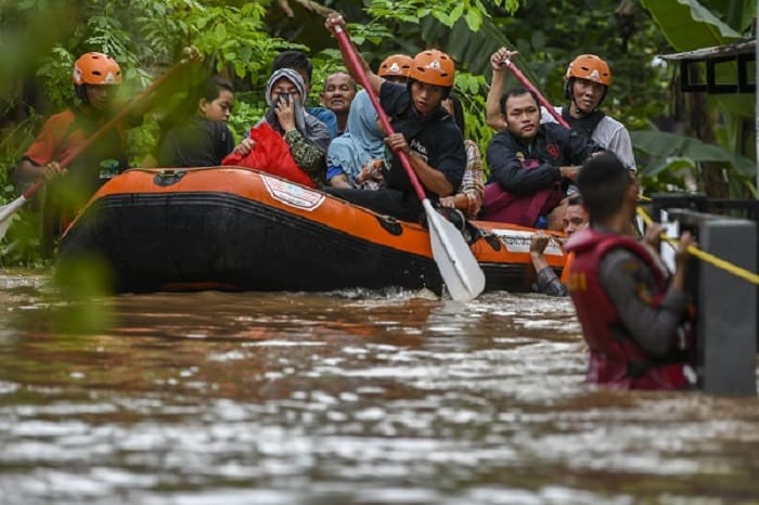 Banjir Jabodetabek Tewaskan 16 Orang, Ini Daftarnya 1 Banjir Jakarta. Foto: Solopos