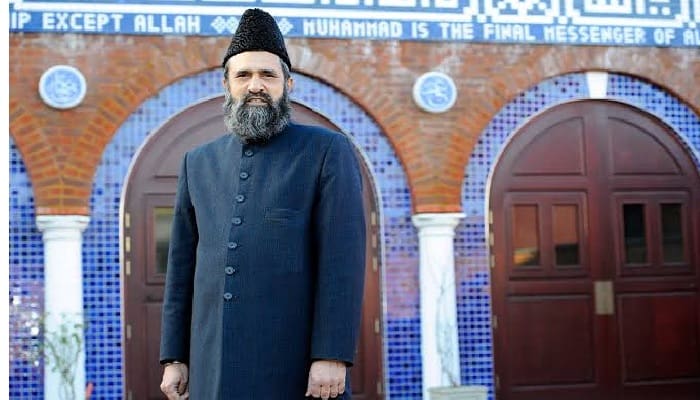 Imam Masjid Chesham Terima Penghargaan dari Ratu Inggris 1 Imam Arif Hussain. Foto:
Twitter