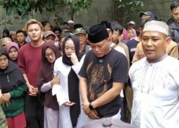 Prosesi pemakaman mantan istri Sule, Lina. Foto: Antara