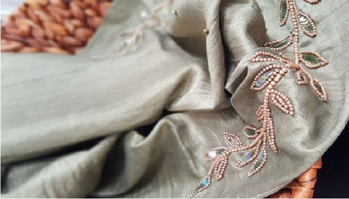 10 Merek Hijab Ramah Lingkungan Paling Terkenal dari Seluruh Dunia (1) 1 Hijab Artizara. Foto: Instagram Artizara