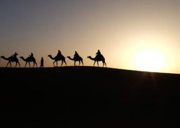 Tafakur adalah salah satu kebiasaan yang dianjurkan oleh Islam., Abu Qilabah