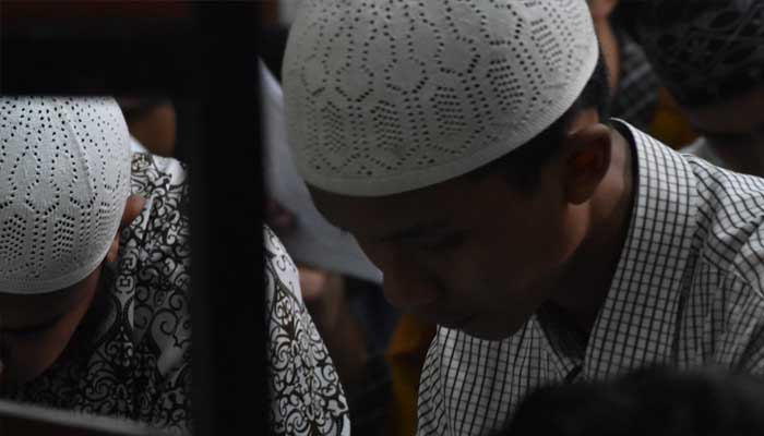 2 Amal Paling Utama di Sisi Allah SWT 2 ilmu, ilmu agama, aurat laki-laki, Pahala yang Terus Mengalir, muhasabah diri, amal paling utama