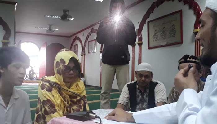 Kisah Mualaf Sri Sayati, Masuk Islam karena Sering Dengarkan Salawat 1 Foto: Okezone