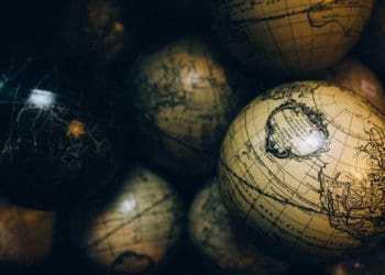 Dunia dan akhirat, harus seimbang, Mengejar Dunia, Penciptaan Alam Semesta dalam 6 Masa, bangsa rum