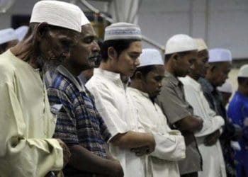 Waktu Utama Membaca Surat Al-Ikhlas, Ayat-ayat Al-Quran tentang Taubat, Amalan Cerdas, Shalat Tahajud, Hukum Fiqih, Hukum Mengulang Surat yang Sama dalam Shalat,, Keutamaan Shalat Shubuh, sholat ghaib, rukun shalat, Obat Hati Gelisah, Amalan Agar Terhindar dari Godaan Setan, Kenapa Shalat Dzuhur dan Ashar Dipelankan,, Tingkatan Khusyuk dalam Shalat, Doa Iftitah, Ukuran 1 Rakaat dalam Shalat, Hukum Shalat Tarawih Berjamaah