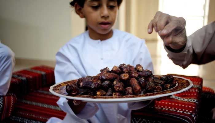 5 Adab Makan dalam Islam beserta Dalilnya 6 Adab Makan dalam Islam