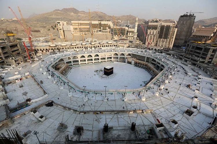 90.000 Masjid di Saudi Segera Dibuka Kembali, Kecuali Masjid Ini 1 Arab Saudi tiadakan shalat Tarawih berjemaah di masjid untuk mencegah penyebaran Covid-19. Foto: Kompas