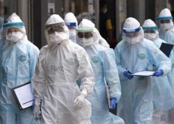 Ilustrasi Petugas Kesehatan. Foto:  (AP/Vincent Thian)