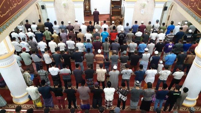 Apa Hukum Shalat Tarawih dan Witir oleh 2 Imam? 1 Ilustrasi. Foto: Tribun Timur
