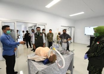 Jabar membeli ventilator buatan PT DI dan PT Pindad. Foto: Saifal/Islampos