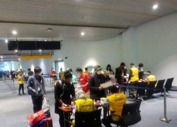 Penumpang di bandara Soekarno-Hatta mendadak membludak. Foto: Tribun