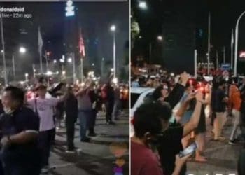 Warga berkerumun saat penutupan McDonalds Sarinah (Instagram)