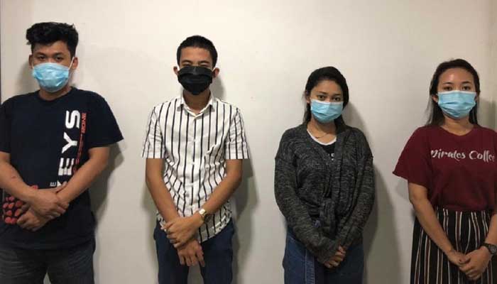 Anisa Rahma (20) dan rekannya diamankan polisi setelah nge-prank kejang-kenag terkena virus Corona. Foto: Detik