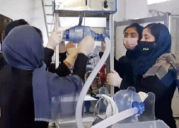 Remaja perempuan Afghanistan ciptakan ventilator. Foto: BBC