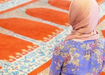 wanita i'tikaf di rumah, masuk islam,