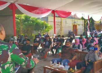 Satuan Tugas Citarum Harum Sektor 21 memberikan sosialisasi kepada pelajar dan warga. Foto: Saifal/Islampos