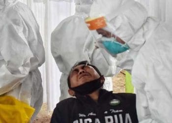 Swab Test Pedagang Pasar Cisarua. Foto: Dok Diskominfo Kabupaten Bogor
