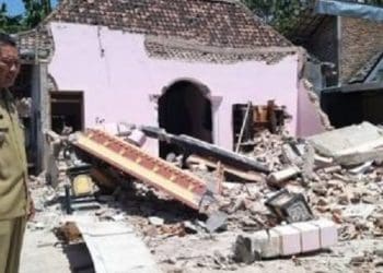 Rumah dibongkar istri. Foto: Kumparan