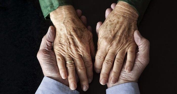 4 Orang yang Dilaknat Allah Menurut Ali bin Abi Thalib 2 orangtua