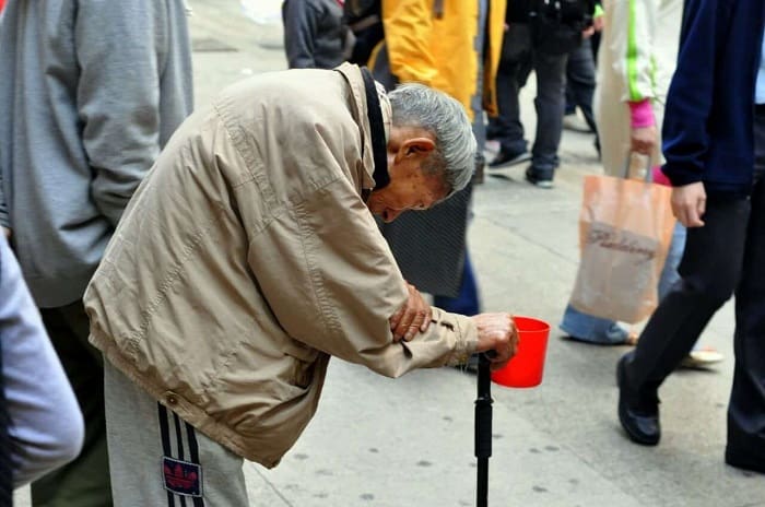 Kisah Pengemis Tolak Uang Pemberian dari Pemuda yang Mau Bunuh Diri 1 Ilustrasi. Foto: Travelscam