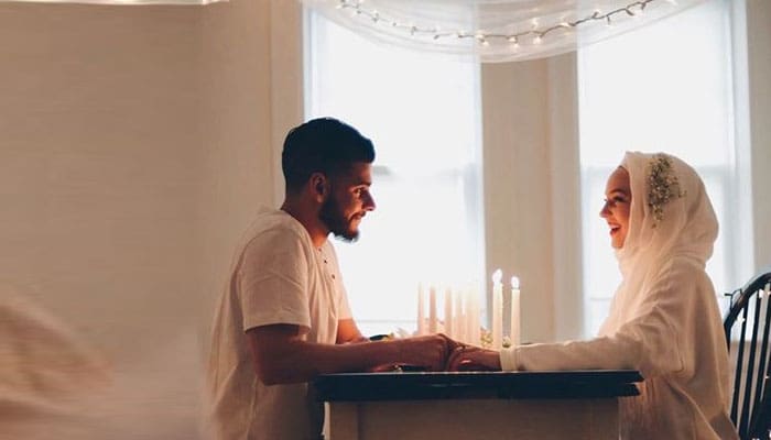 10 Hal Romantis yang Diharapkan Istri dari Suami 2 nasihat pernikahan pijit hidung, Cara Jadi Suami Romantis