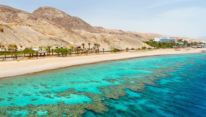 Mengapa Disebut Laut Merah, Padahal Airnya Tetap Berwarna Biru? 2 Nabi Musa, Laut Merah