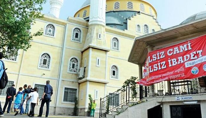 Bus Turki Tak Mau Berhenti saat Waktu Shalat, Picu Perdebatan Soal Sekularisme di Turki 2 Turki